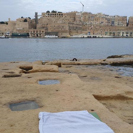 Old Refurbished Apartment In Bormla Cospicua المظهر الخارجي الصورة
