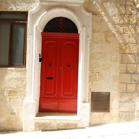 Old Refurbished Apartment In Bormla Cospicua المظهر الخارجي الصورة