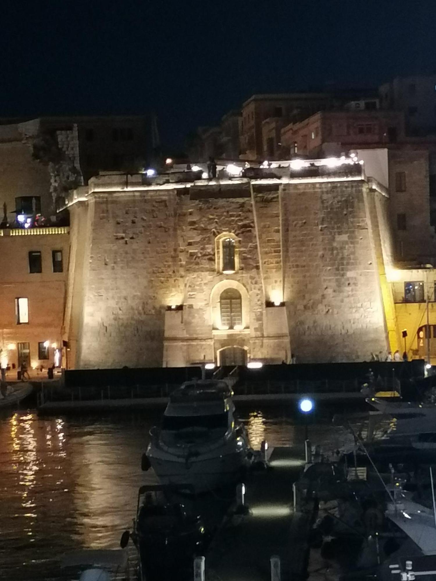 Old Refurbished Apartment In Bormla Cospicua المظهر الخارجي الصورة