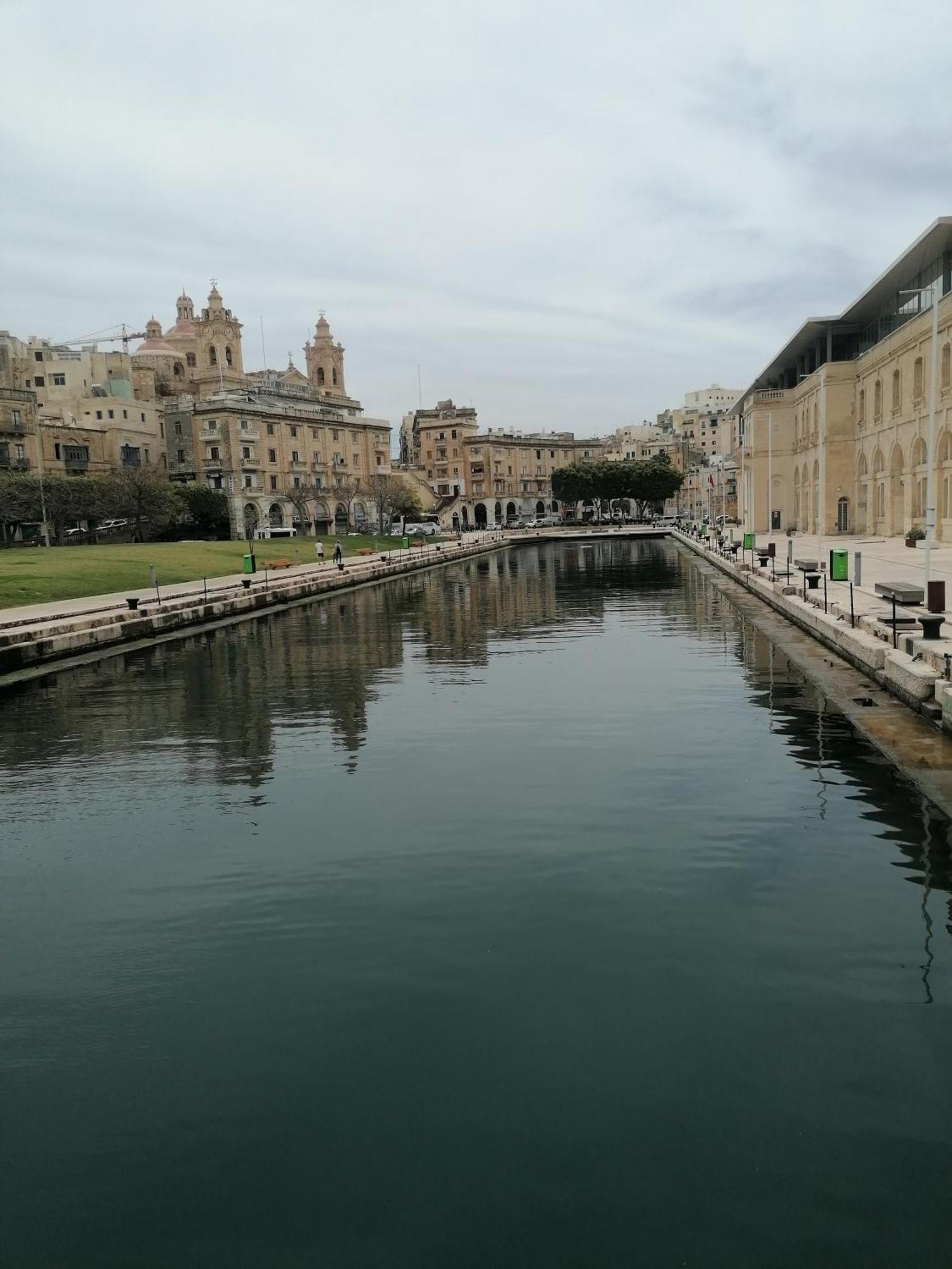Old Refurbished Apartment In Bormla Cospicua المظهر الخارجي الصورة